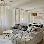 아파트 Lux Downtown